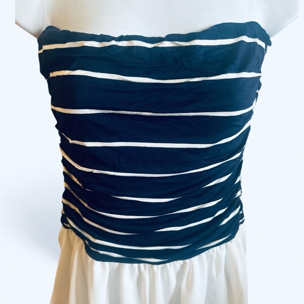 Gilli Romper Size Medium Navy Blue White Striped Pull On Bubble Hem Shorts - Picture 4 of 14